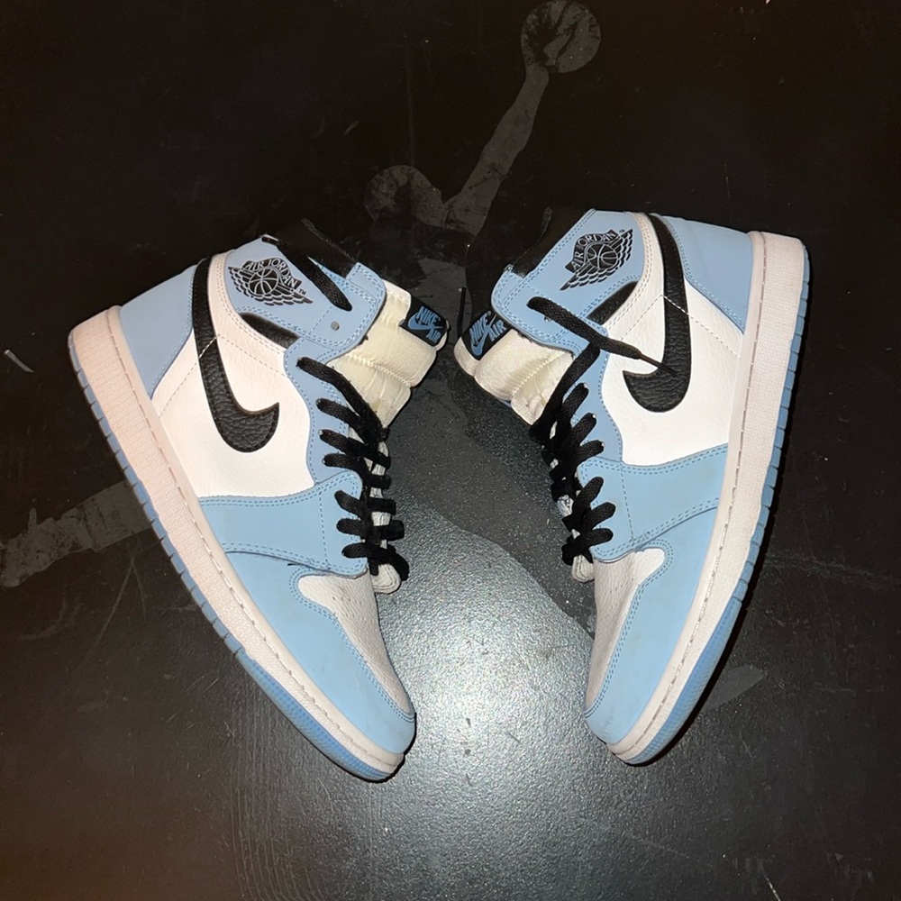 University blue jordan 1s reps